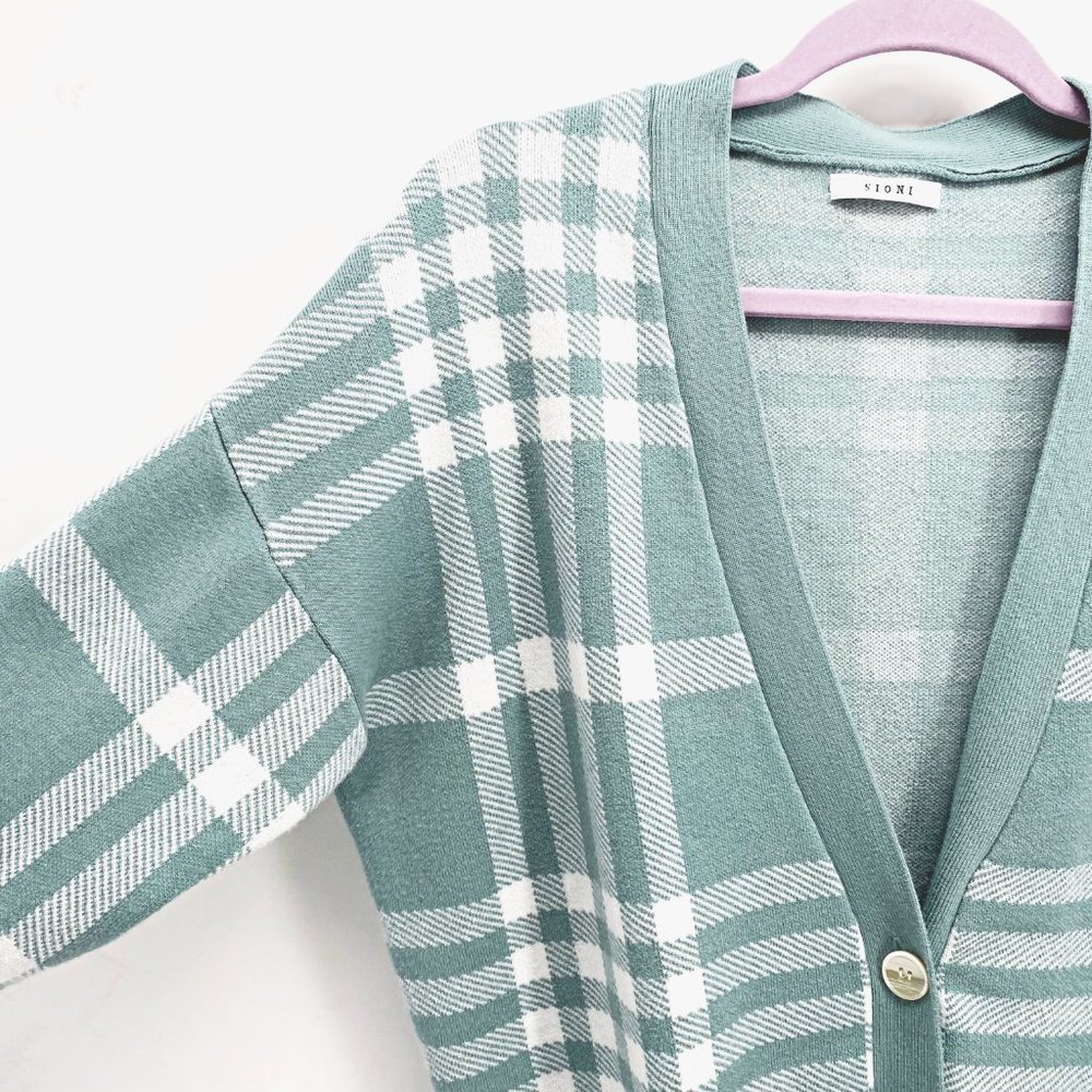 Sioni‎ Plaid Crop Cardigan Sweater - Picture 2 of 8